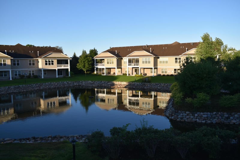 10726 Lyndale Bluffs Trl, Bloomington, MN 55420