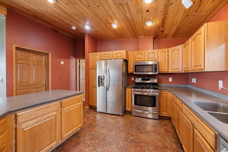 W1660 Maplewood Ln, Alma, WI 54610