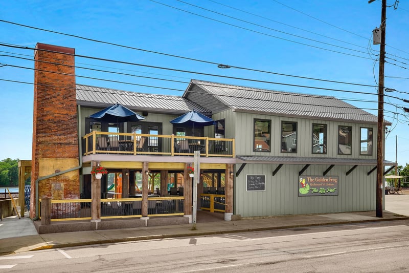 115 N Shore Dr, Fountain City, WI 54629