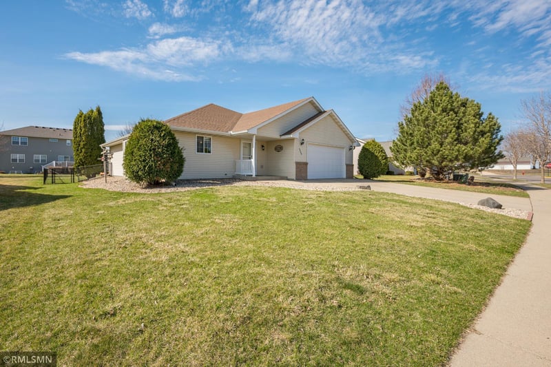 2209 Aspen Ln, North Mankato, MN 56003