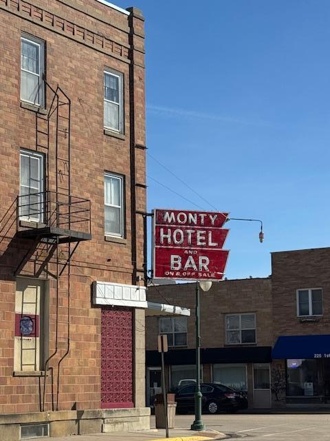 222 1st St S, Montgomery, MN 56069