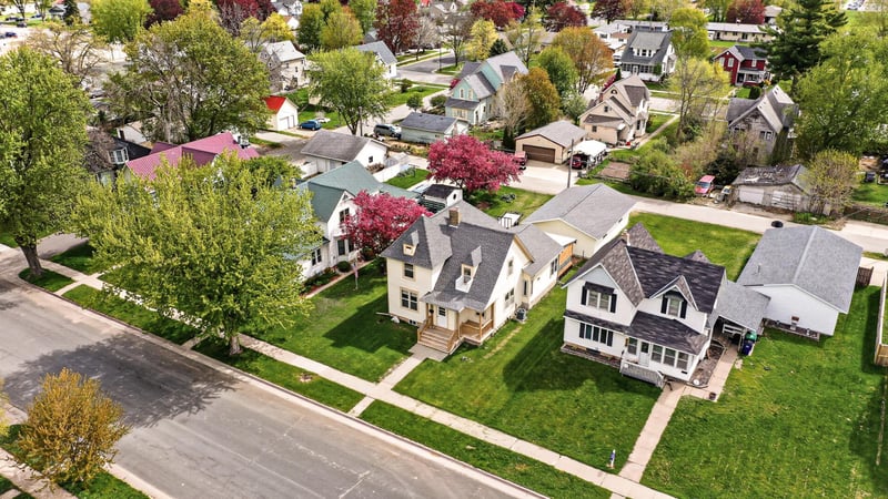 1231 Church Ave, Saint Charles, MN 55972