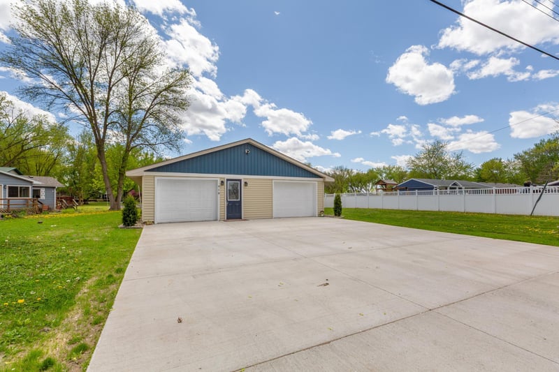 918 Marian St, Waterville, MN 56096