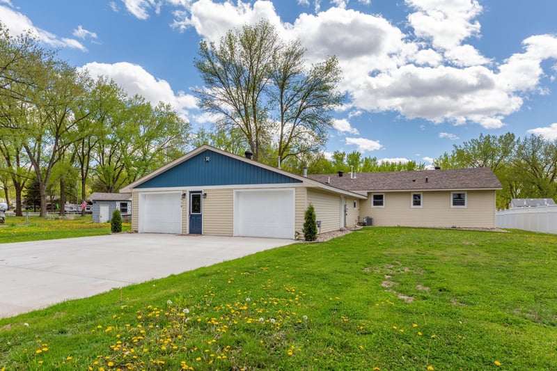 918 Marian St, Waterville, MN 56096