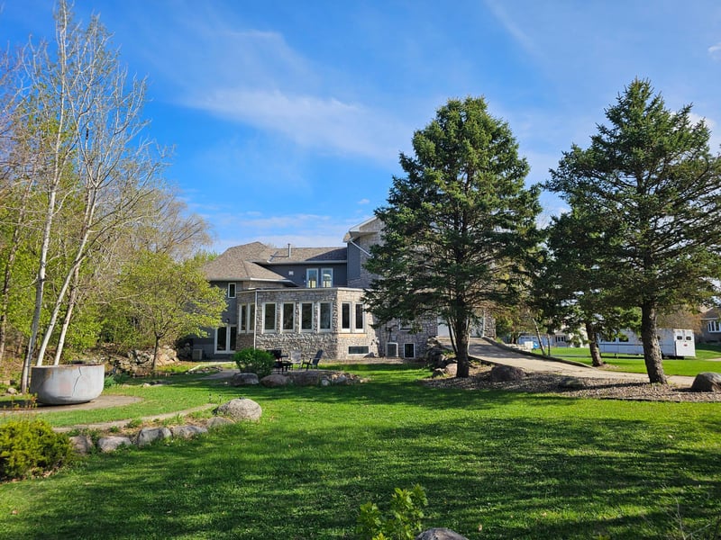 1209 Lewis Ave SW, Hutchinson, MN 55350