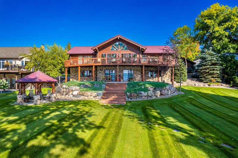 1380 S Shore Dr, Detroit Lakes, MN 56501