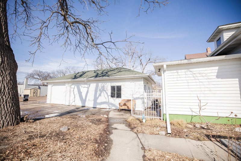 107 E 5th St, Morris, MN 56267