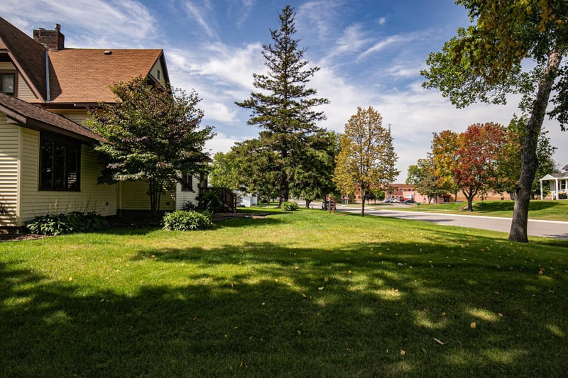 301 E Depue Ave, Olivia, MN 56277