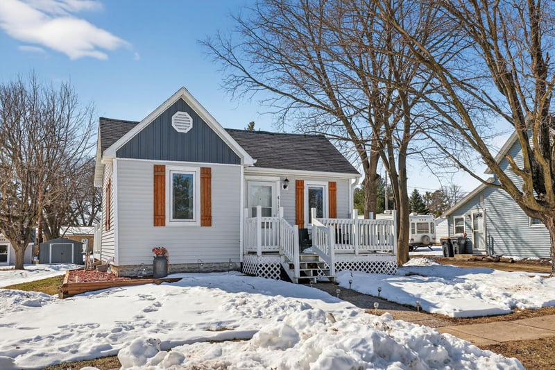 411 South St, West Concord, MN 55985