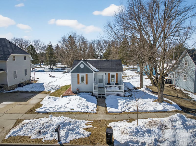 411 South St, West Concord, MN 55985