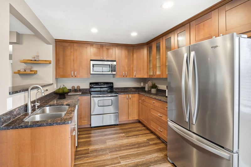 3670 Robinwood Ter, Minnetonka, MN 55305
