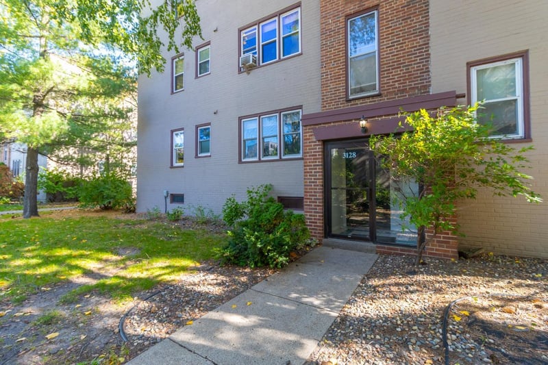 3128 W Bde Maka Ska Blvd #415, Minneapolis, MN 55416