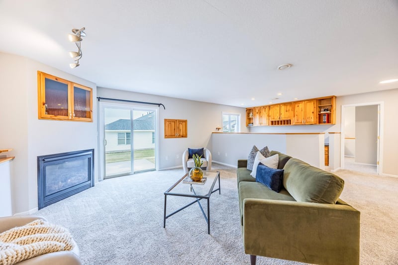 803 1st St NW, New Prague, MN 56071