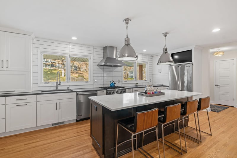 409 Westwood Dr S, Golden Valley, MN 55416