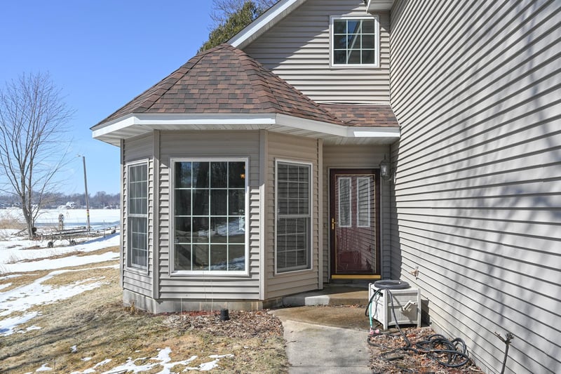 27180 Lakewood Dr NW, Isanti, MN 55040