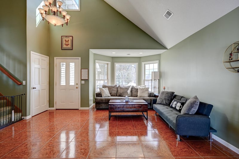 27180 Lakewood Dr NW, Isanti, MN 55040