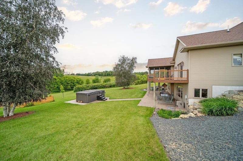 62997 430th Ave, Mazeppa, MN 55956