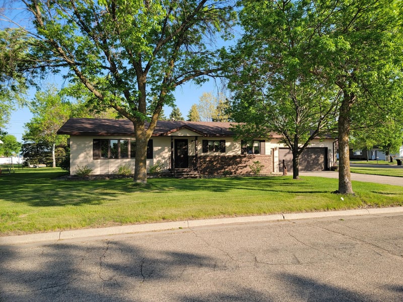 612 5th Ave SW, Perham, MN 56573