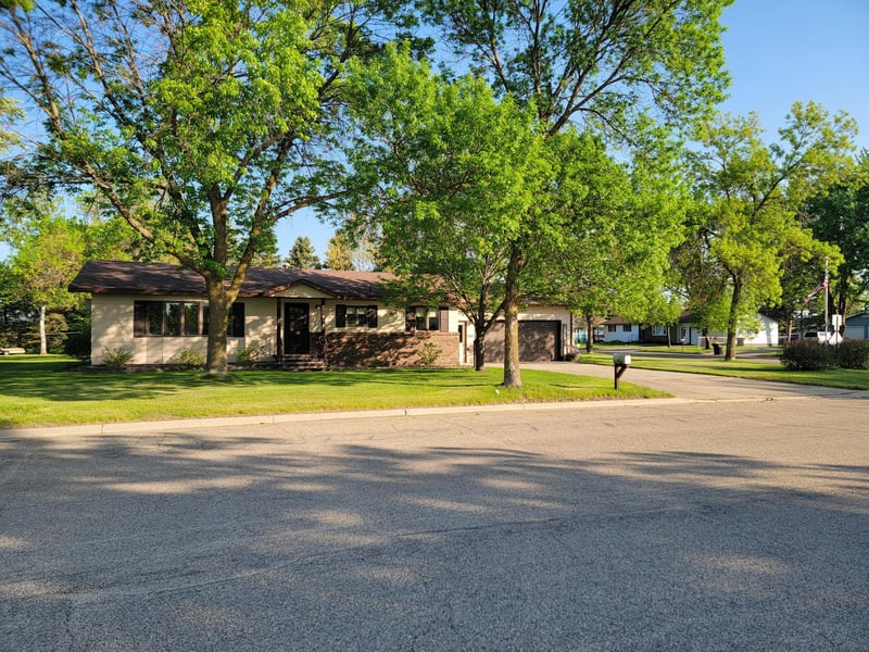 612 5th Ave SW, Perham, MN 56573