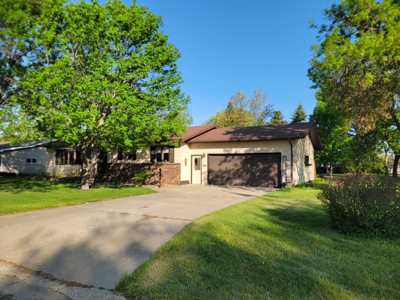 612 5th Ave SW, Perham, MN 56573