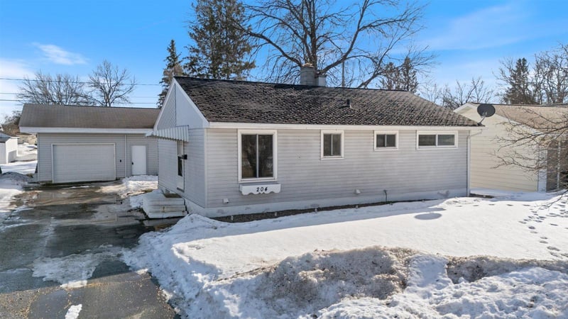 204 Brandon Rd, Hoyt Lakes, MN 55750