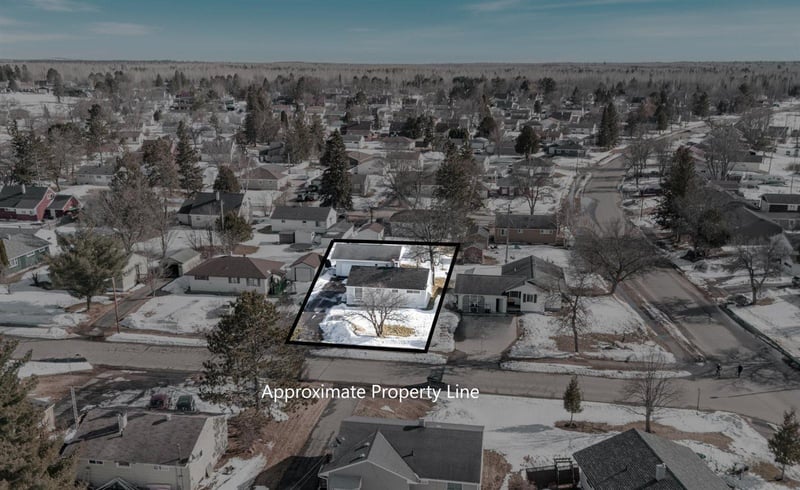 204 Brandon Rd, Hoyt Lakes, MN 55750