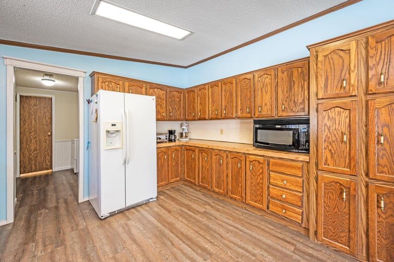 1734 40th St, Ceylon, MN 56121