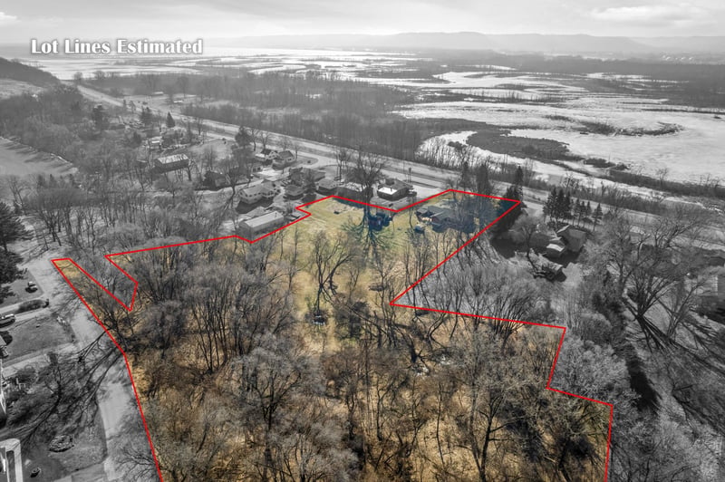 W394 Bluff Siding Rd, Fountain City, WI 54629
