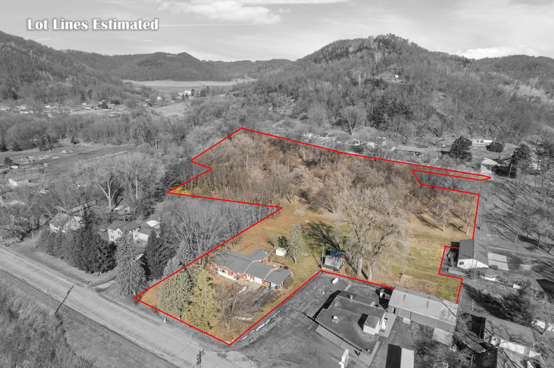 W394 Bluff Siding Rd, Fountain City, WI 54629