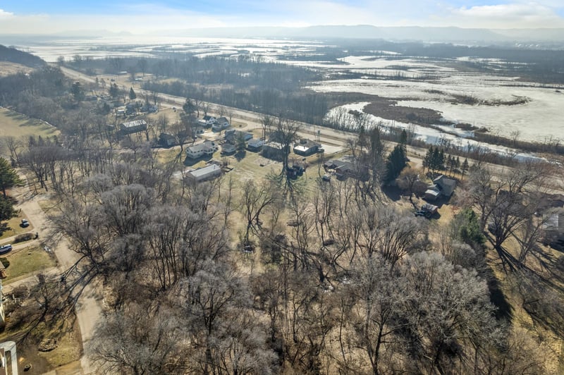 W394 Bluff Siding Rd, Fountain City, WI 54629
