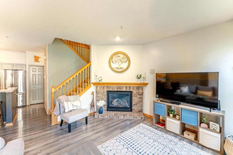 1586 Woodlynn Ave #2, Maplewood, MN 55109