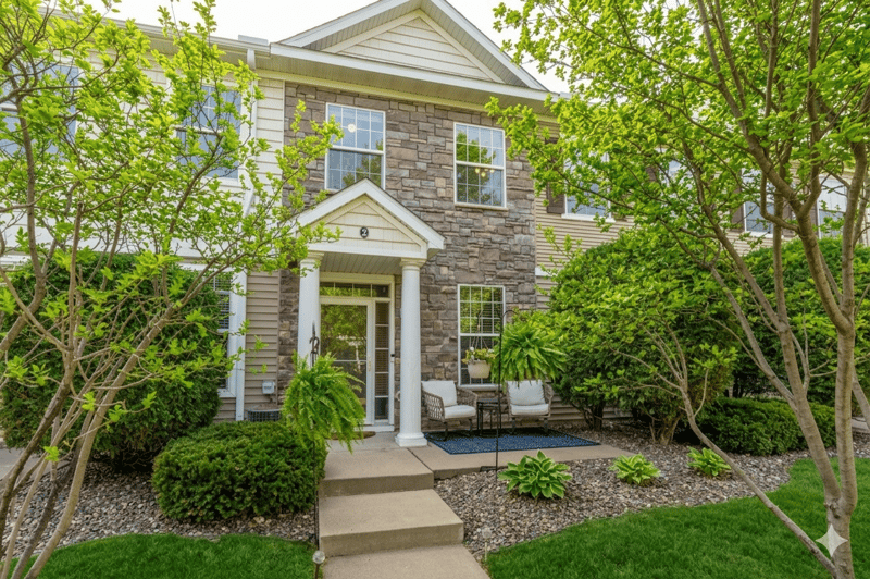 1586 Woodlynn Ave #2, Maplewood, MN 55109