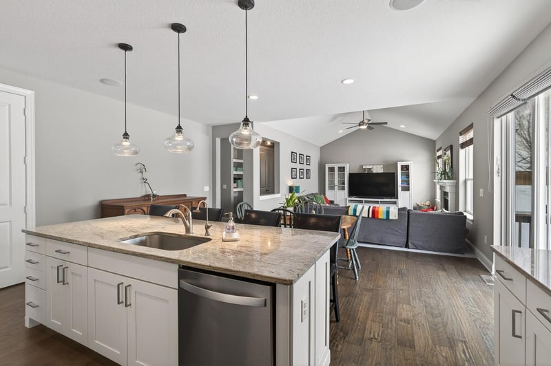 303 Primrose Pa N, Bayport, MN 55003