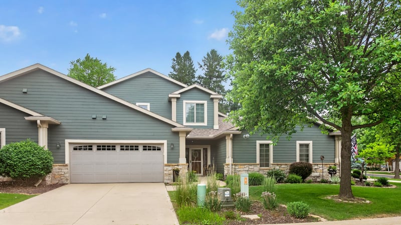 671 Panorama Cir NW, Rochester, MN 55901