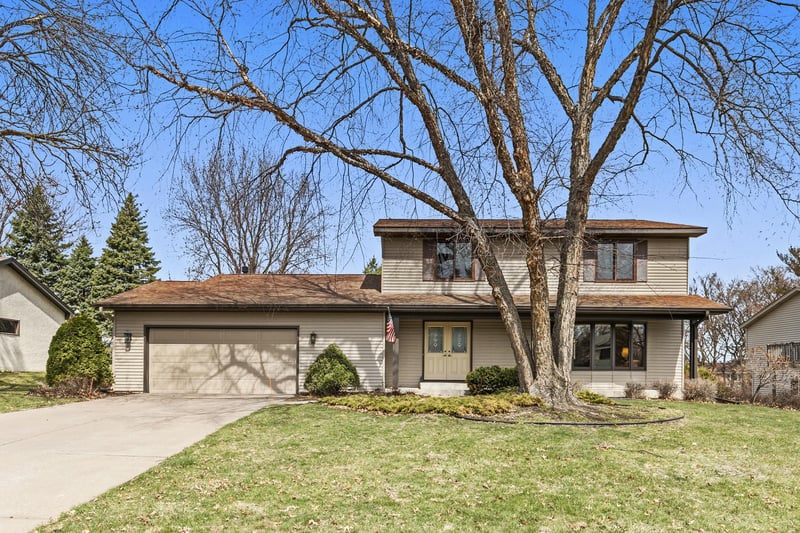 1181 Karth Lake Dr, Arden Hills, MN 55112