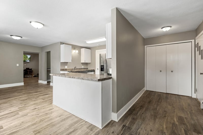 110 Mill St W, Winthrop, MN 55396