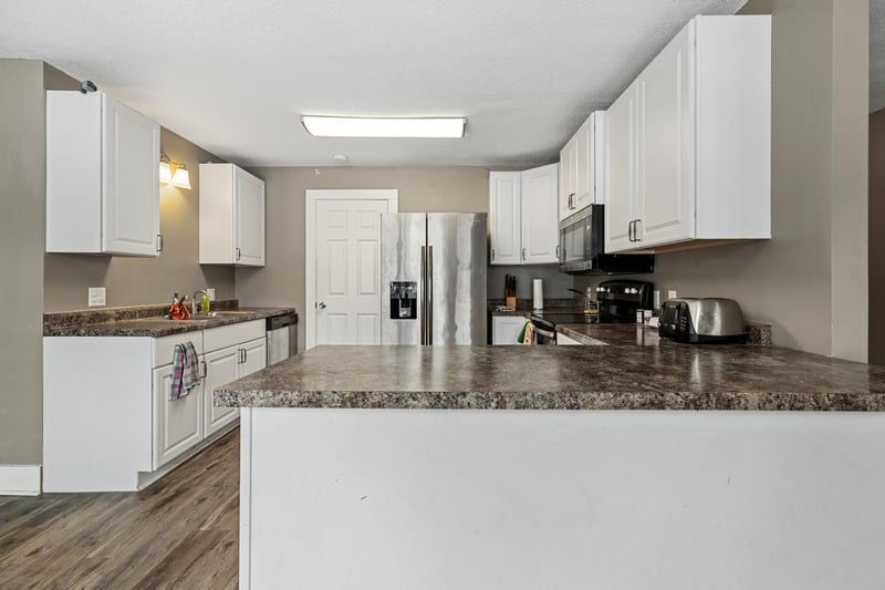 110 Mill St W, Winthrop, MN 55396