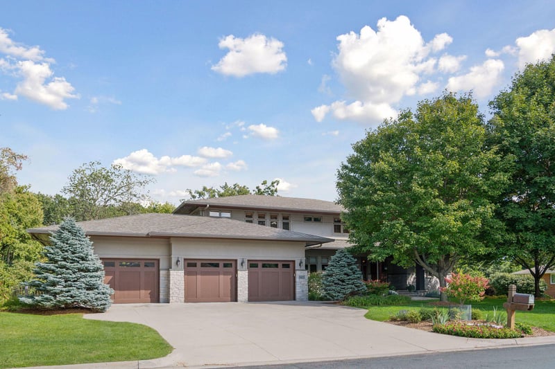 5425 Highwood Dr W, Edina, MN 55436