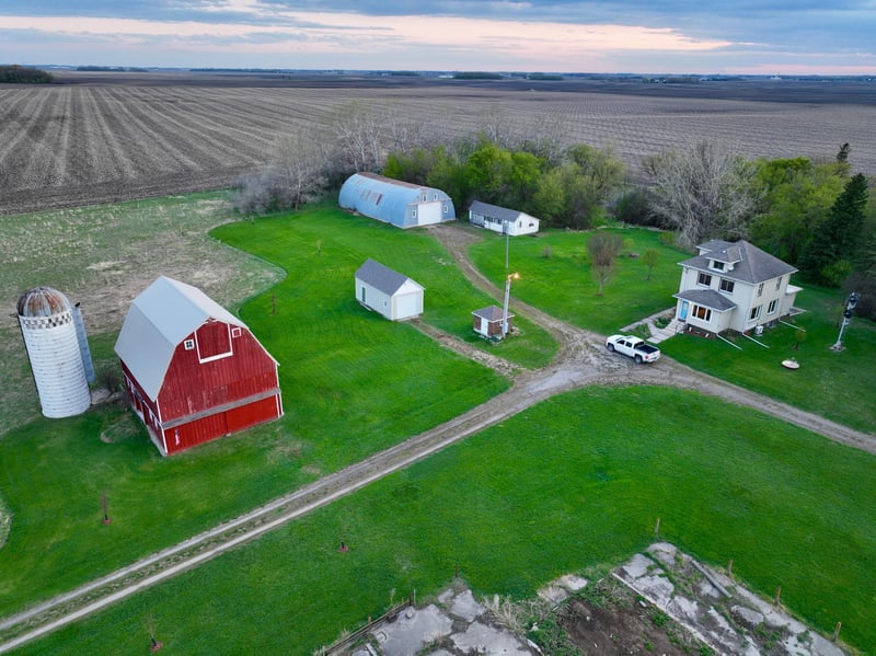 79955 360th St, Olivia, MN 56277