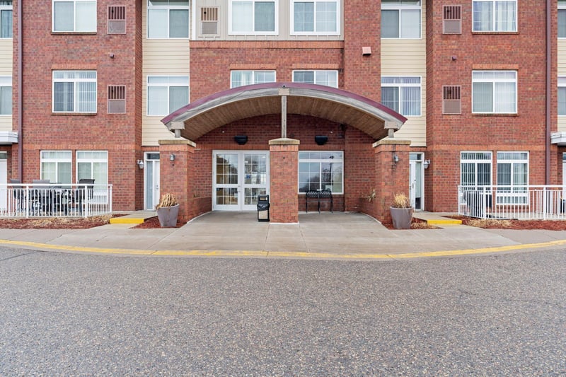 649 Old Highway 8 NW #227, New Brighton, MN 55112
