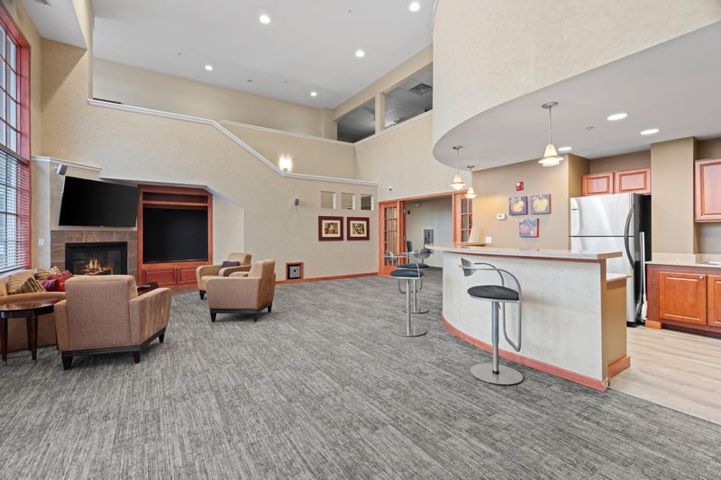 649 Old Highway 8 NW #227, New Brighton, MN 55112