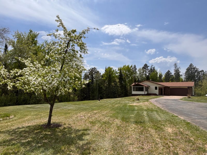 56072 350th St, Warroad, MN 56763