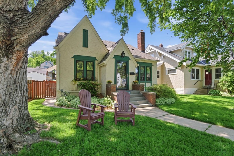 529 Saratoga St S, Saint Paul, MN 55116