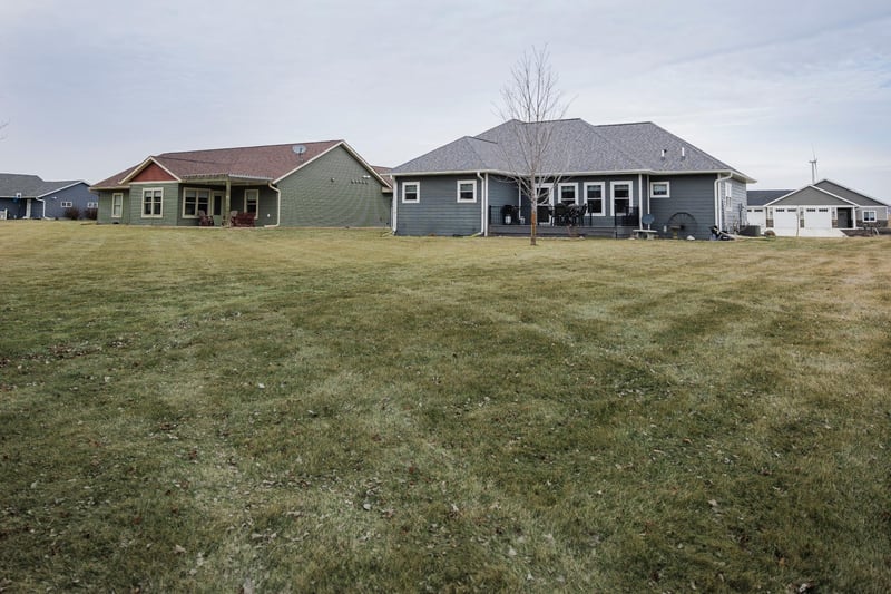 7 Rileys River Rd, Morris, MN 56267