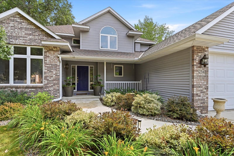 1234 Mill Creek Cir, Saint Cloud, MN 56303