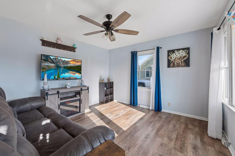 211 Hickory St S, Lester Prairie, MN 55354