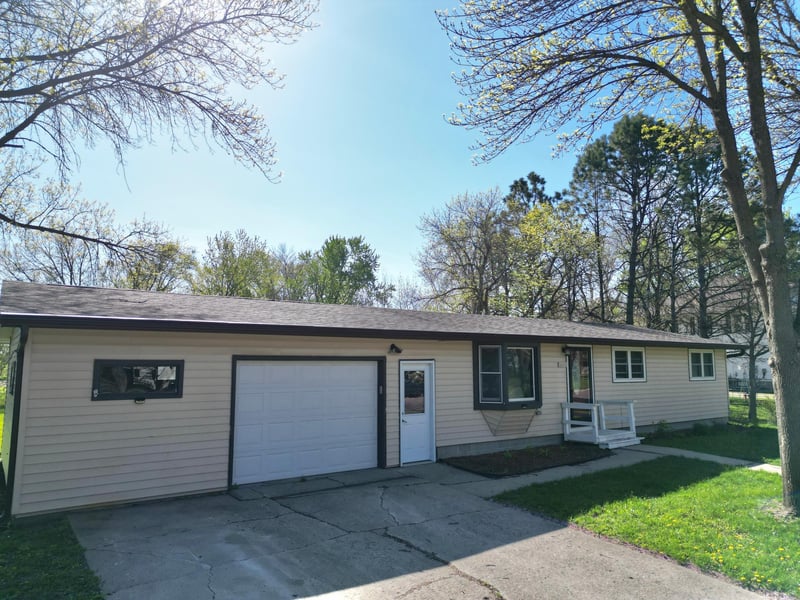 1111 S Halvorson St, Redwood Falls, MN 56283