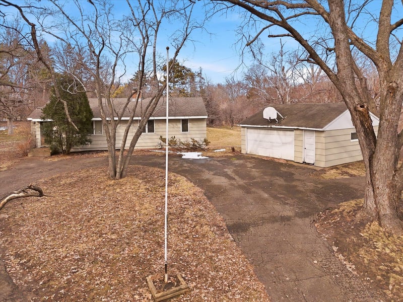 6300 Valley View Rd, Edina, MN 55436