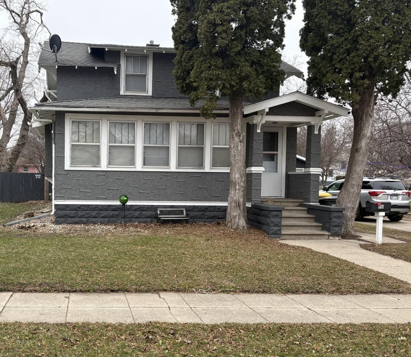 916 5th St S, Saint James, MN 56081
