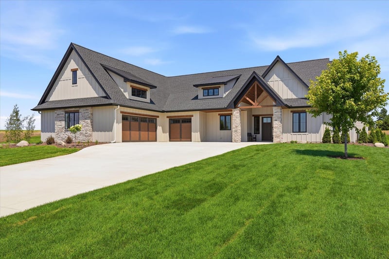 7982 Eldorado Rd, Prior Lake, MN 55372